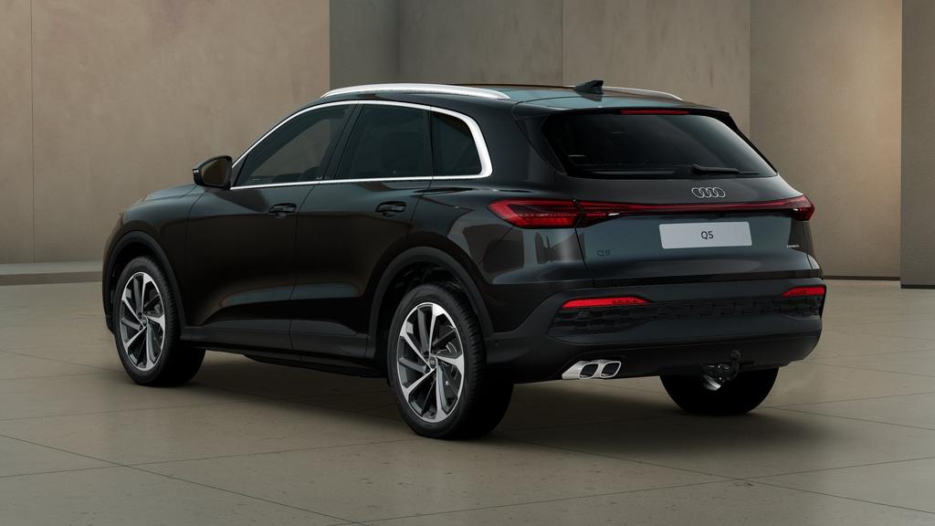 Audi Q5 2025 г. Чёрный, пробег 24103 км