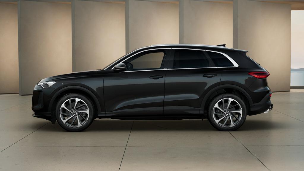 Audi Q5 2025 г. Чёрный, пробег 24103 км
