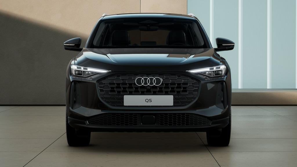 Audi Q5 2025 г. Чёрный, пробег 24103 км