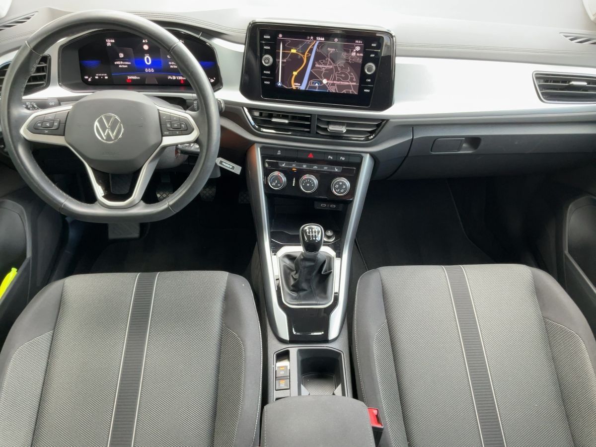 Volkswagen T-Roc 2022 г. Серебристый, пробег 24959 км