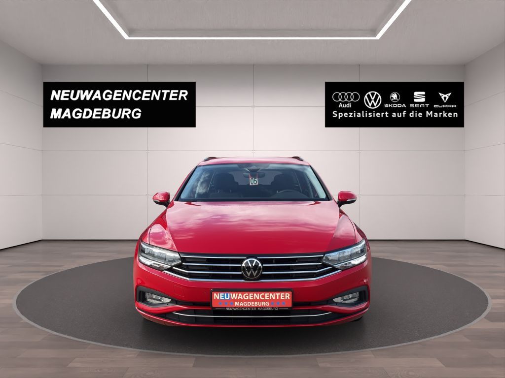 Volkswagen PASSAT VARIANT 2023 г. Красный, пробег 56779 км