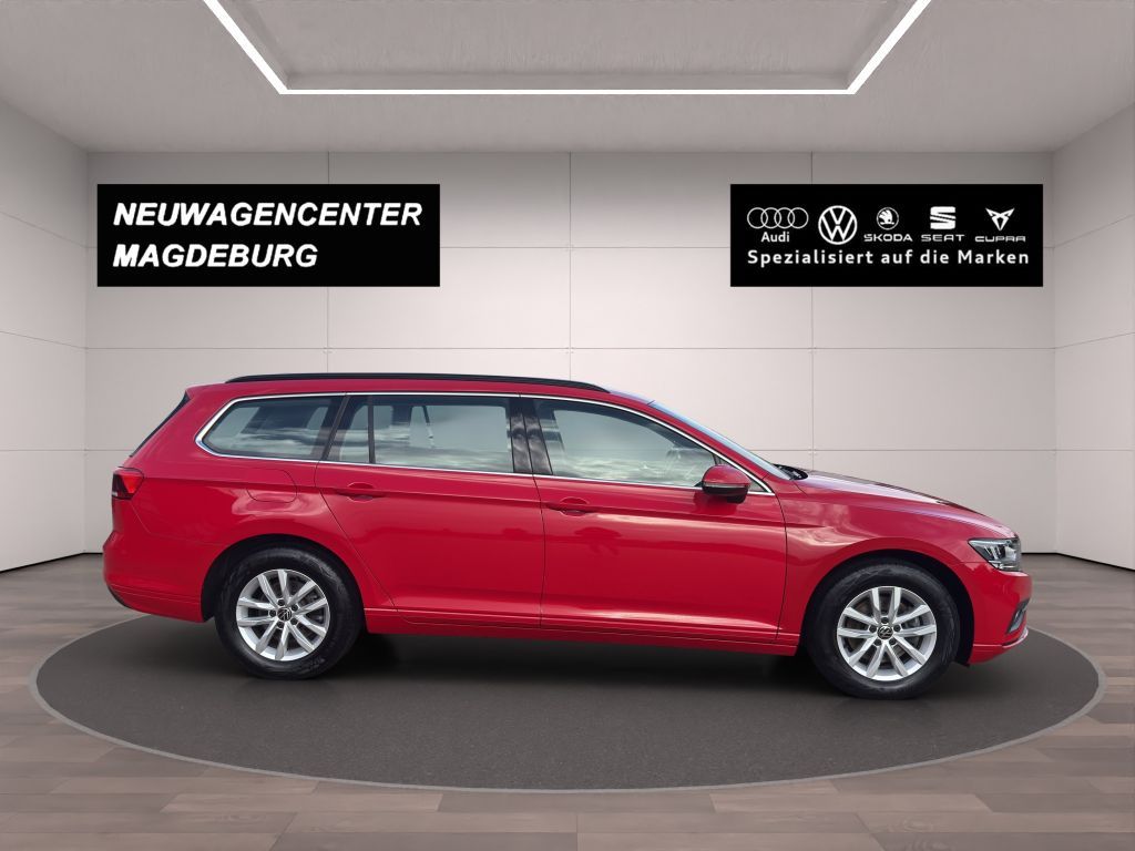 Volkswagen PASSAT VARIANT 2023 г. Красный, пробег 56779 км