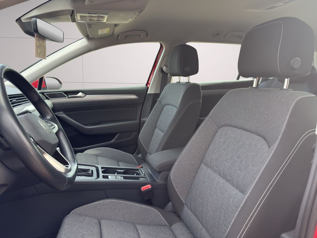 Volkswagen PASSAT VARIANT 2023 г. Красный, пробег 56779 км
