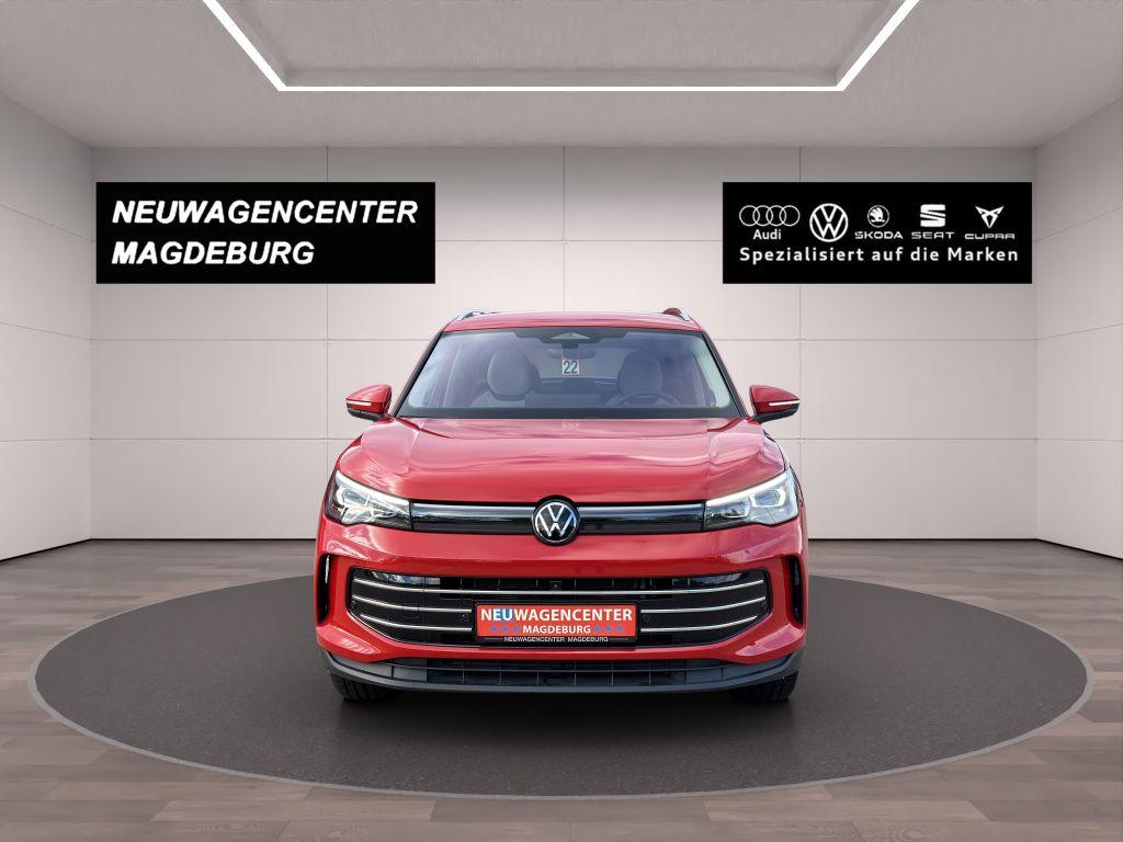 Volkswagen Tiguan 2025 г. Красный, пробег 11133 км