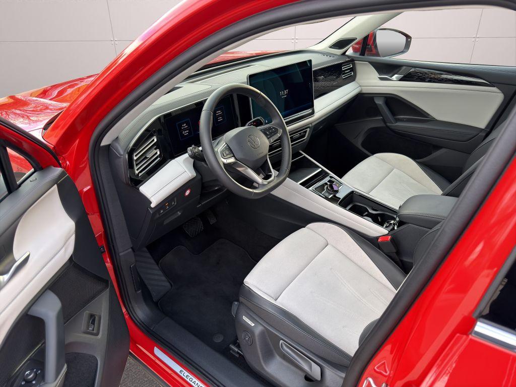 Volkswagen Tiguan 2025 г. Красный, пробег 11133 км