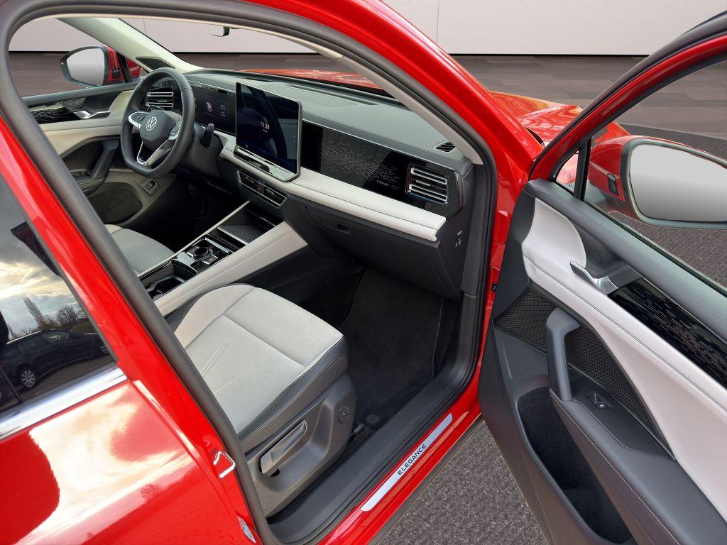 Volkswagen Tiguan 2025 г. Красный, пробег 11133 км