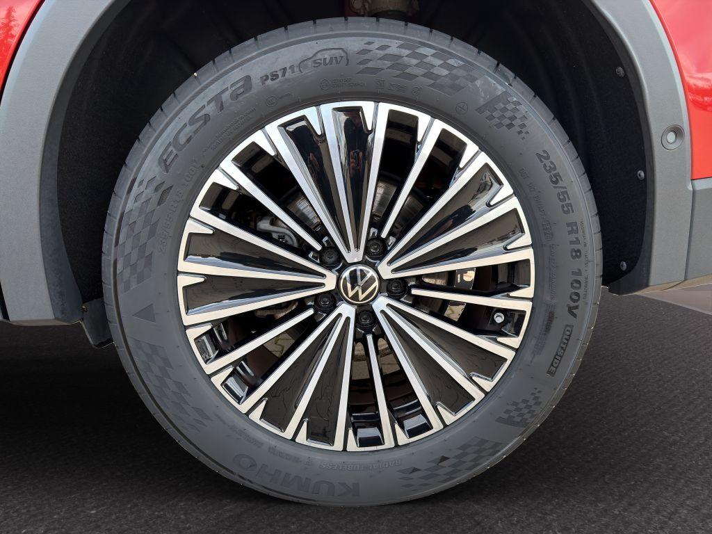 Volkswagen Tiguan 2025 г. Красный, пробег 11133 км