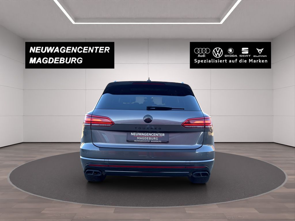 Volkswagen Touareg 2023 г. Серый, пробег 58867 км