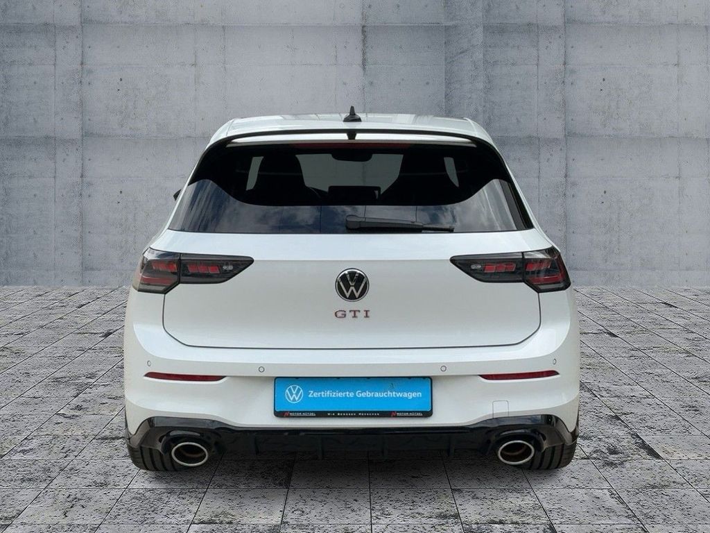 Volkswagen Golf 2025 г. Белый, пробег 12168 км