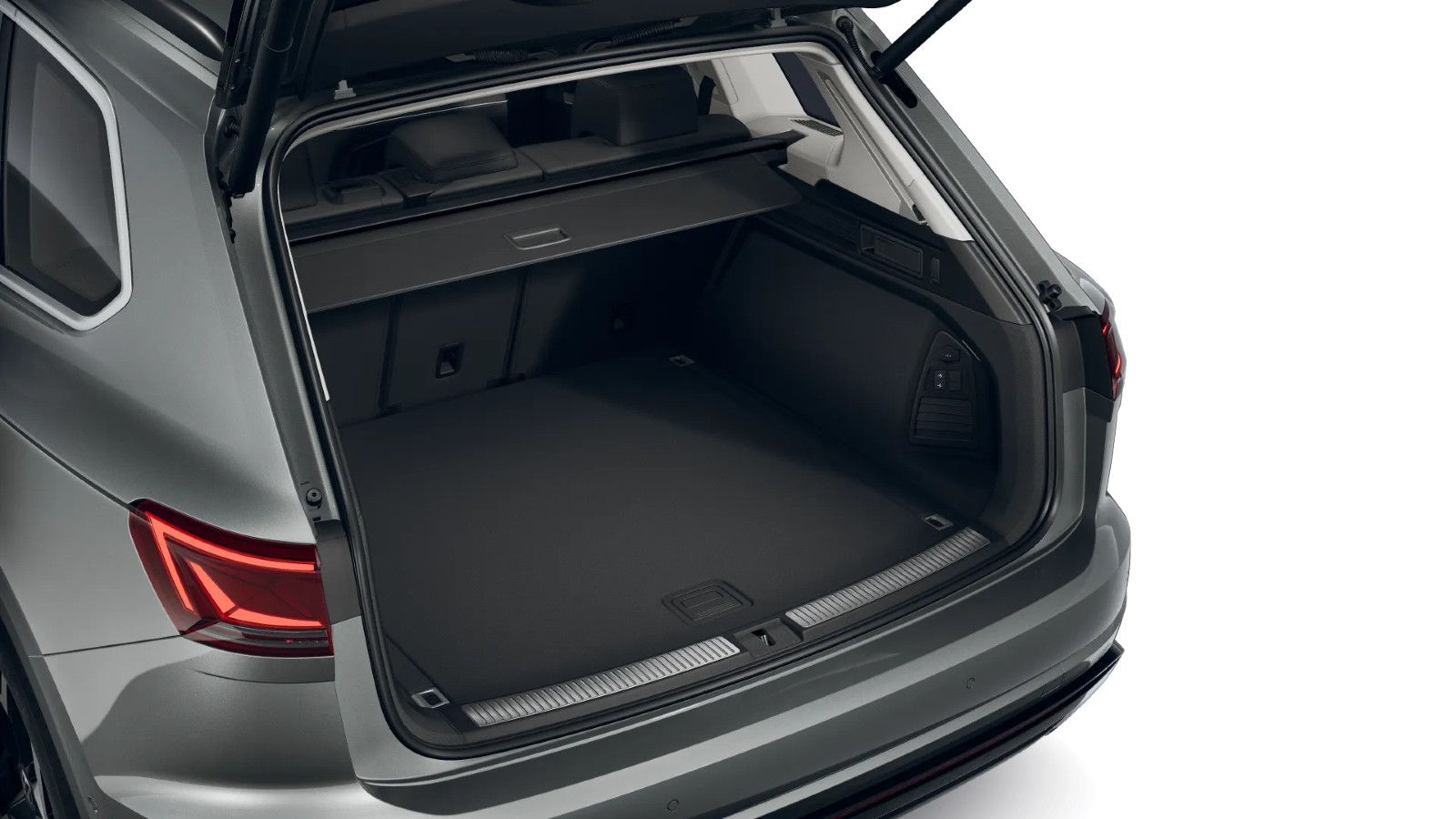 Volkswagen Touareg 2025 г. Серый, пробег 4610 км