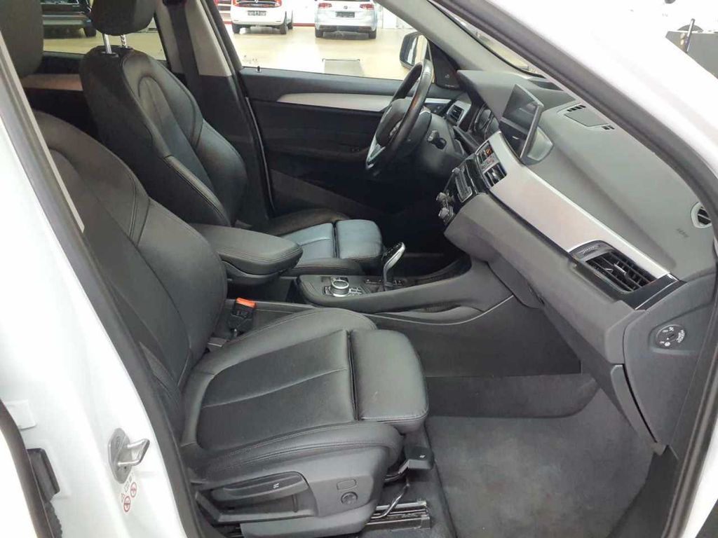 BMW X1 2021 г. Белый, пробег 57220 км