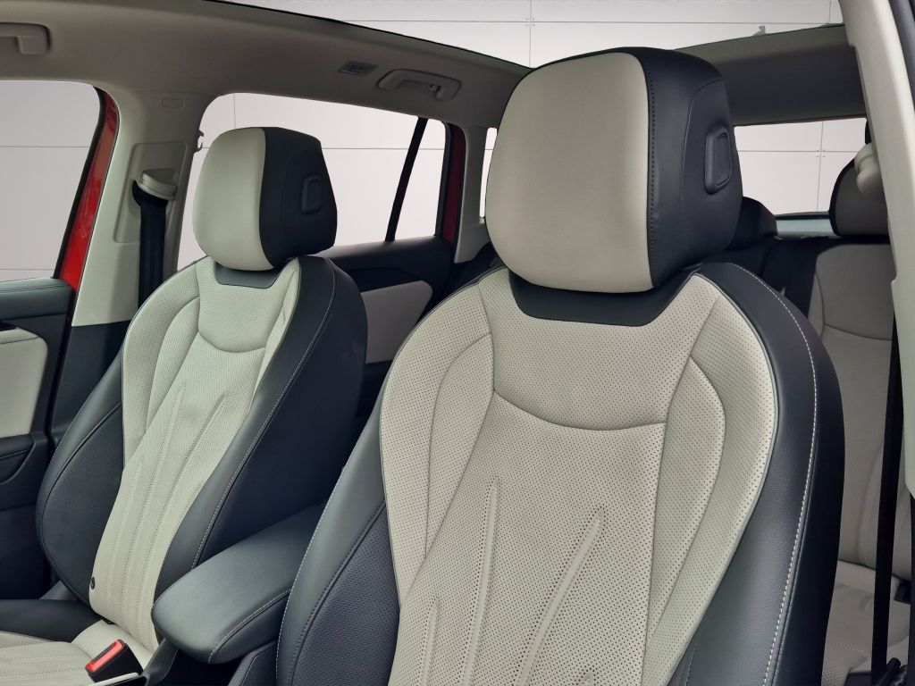 Volkswagen Tiguan 2024 г. Серый, пробег 47616 км