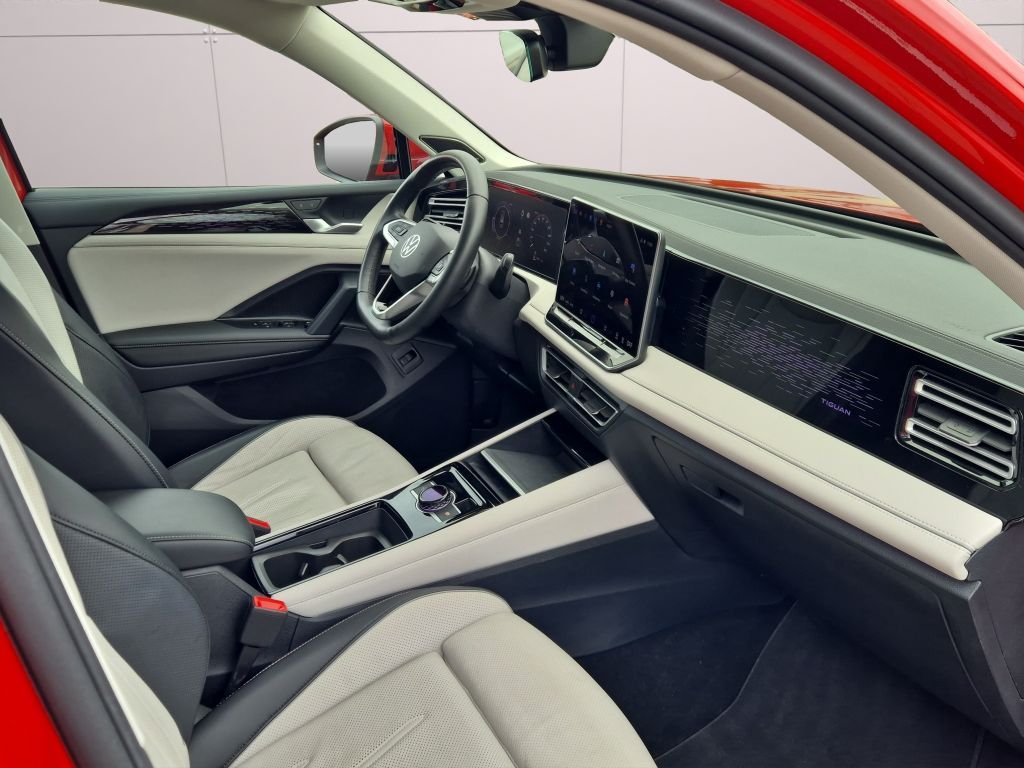 Volkswagen Tiguan 2024 г. Серый, пробег 47616 км