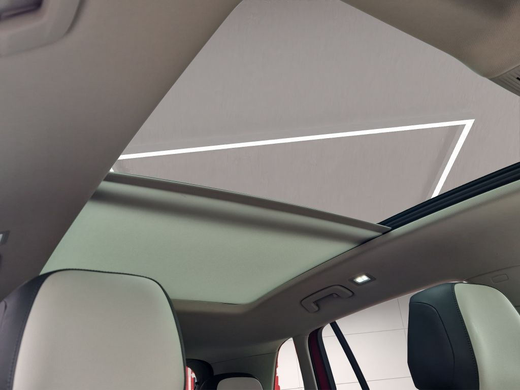 Volkswagen Tiguan 2024 г. Серый, пробег 47616 км