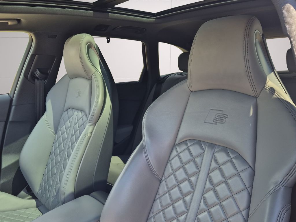 Audi A4 2024 г. Синий, пробег 38875 км