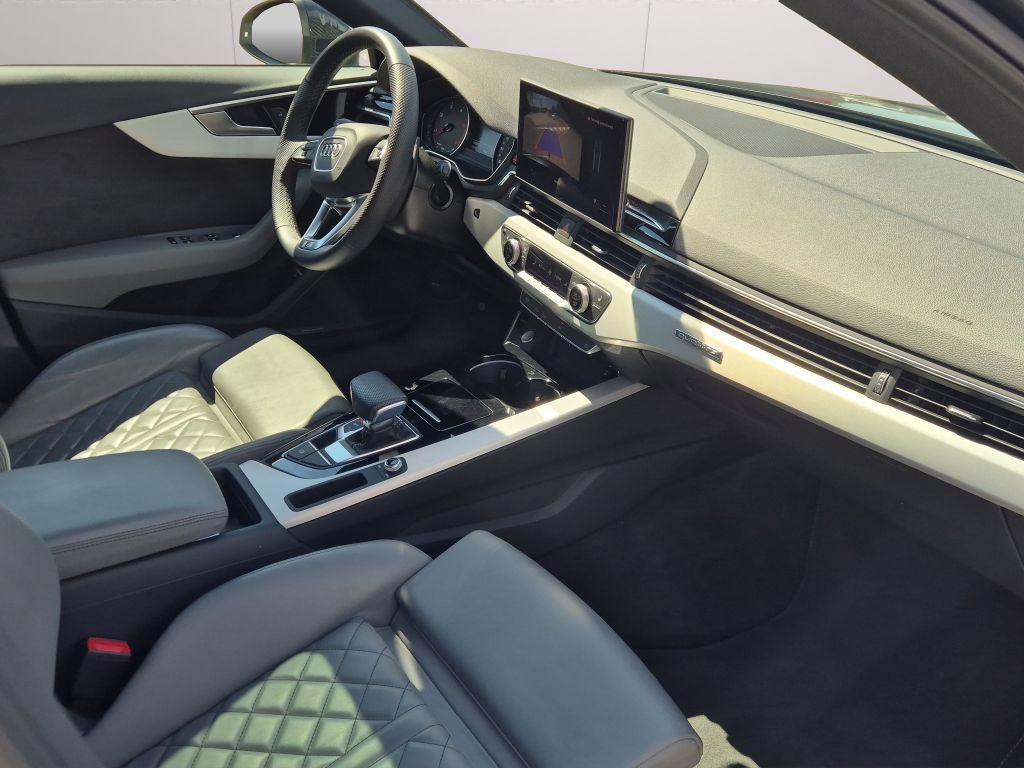 Audi A4 2024 г. Синий, пробег 38875 км