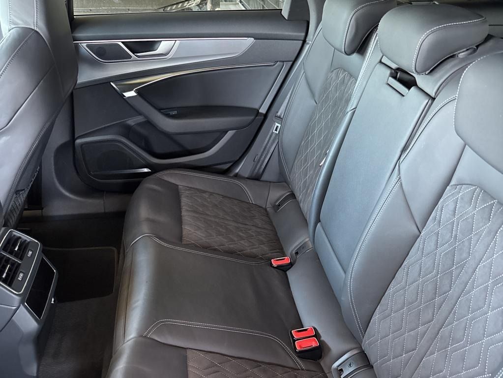 Audi S6 2024 г. Красный, пробег 36052 км