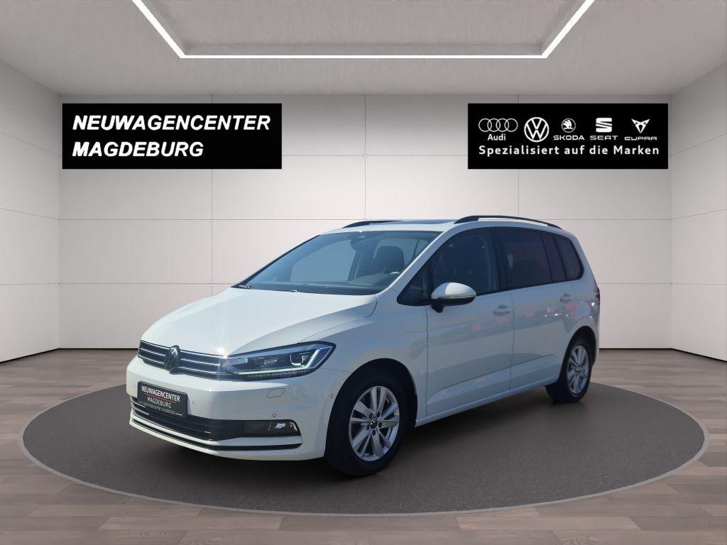 Volkswagen Touran 2023 г. Белый, пробег 35457 км