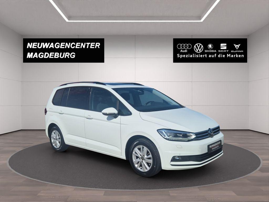 Volkswagen Touran 2023 г. Белый, пробег 35457 км
