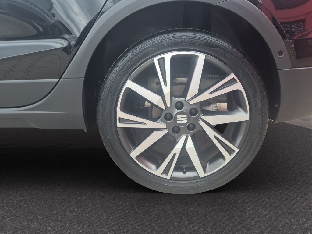 SEAT Arona 2023 г. Чёрный, пробег 45594 км