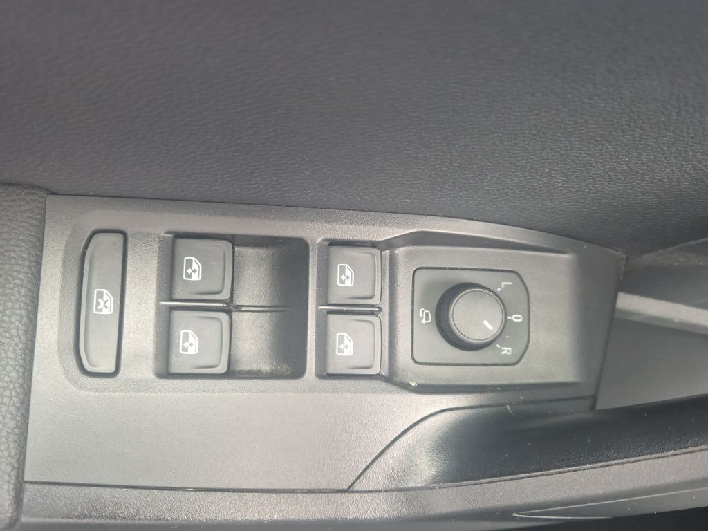 SEAT Arona 2023 г. Чёрный, пробег 45594 км