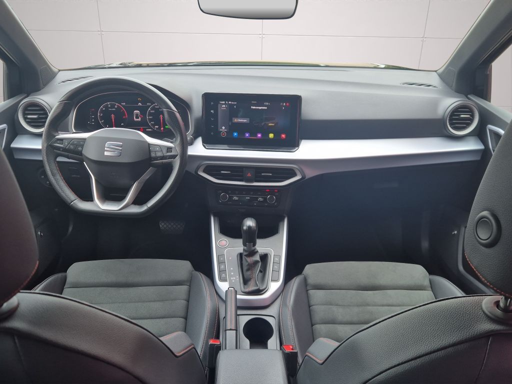 SEAT Arona 2023 г. Чёрный, пробег 45594 км