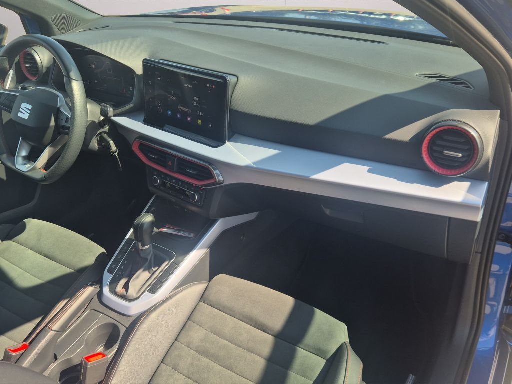 SEAT Arona 2024 г. Синий, пробег 57290 км