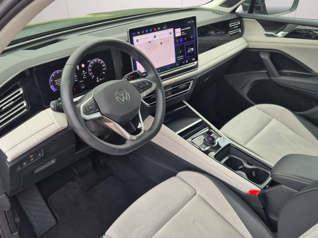 Volkswagen Tiguan 2024 г. Серый, пробег 39431 км