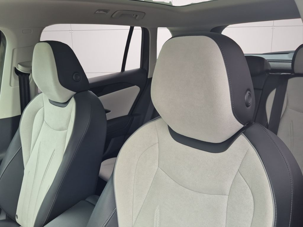 Volkswagen Tiguan 2024 г. Серый, пробег 39431 км