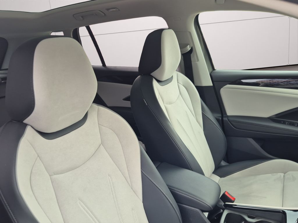 Volkswagen Tiguan 2024 г. Серый, пробег 39431 км