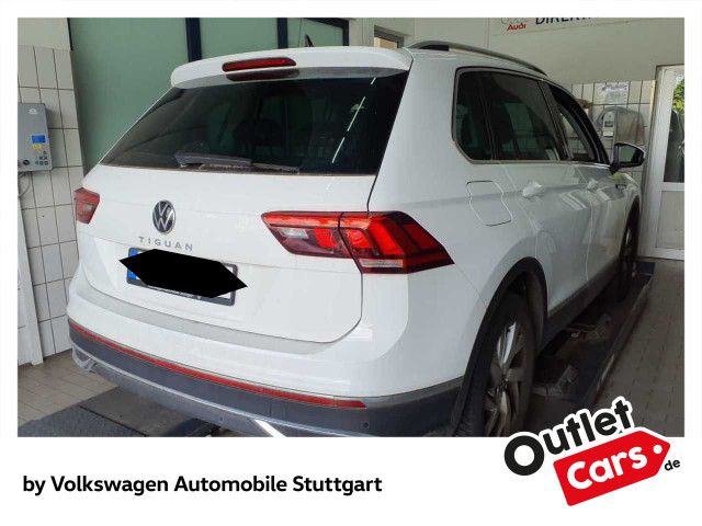 Volkswagen Tiguan 2023 г. Белый, пробег 42933 км