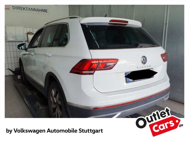 Volkswagen Tiguan 2023 г. Белый, пробег 42933 км