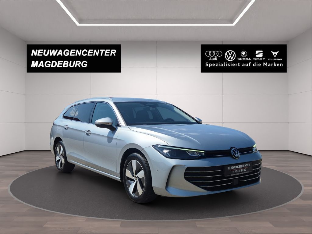 Volkswagen PASSAT VARIANT 2024 г. Серебристый, пробег 53436 км