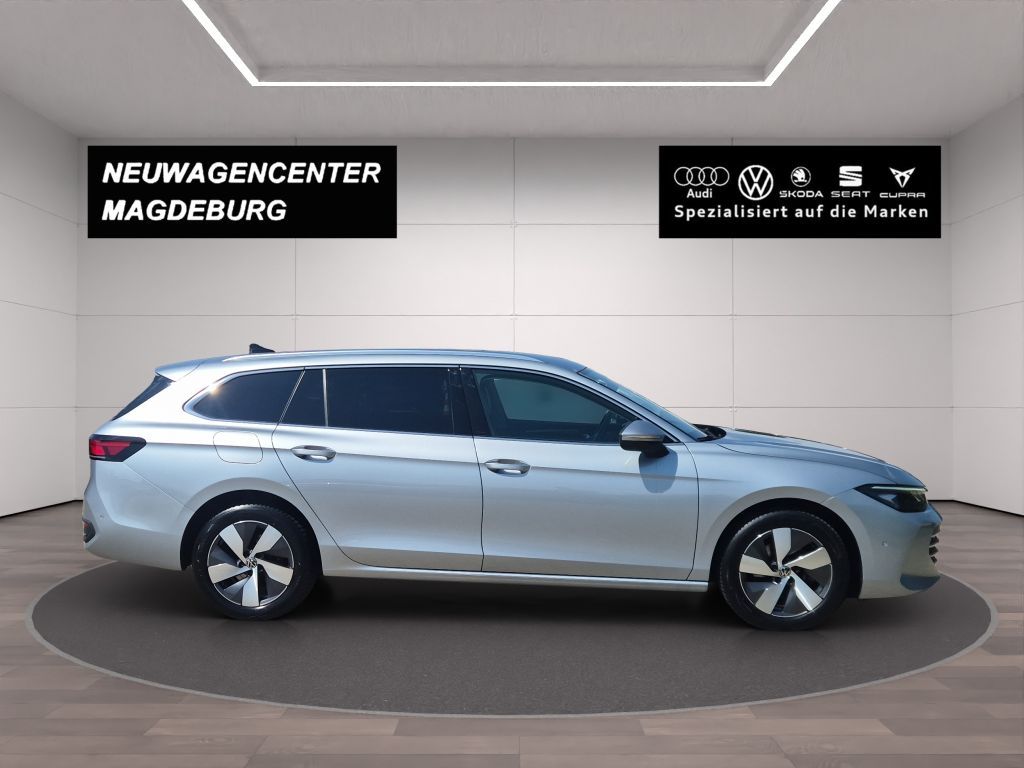 Volkswagen PASSAT VARIANT 2024 г. Серебристый, пробег 53436 км