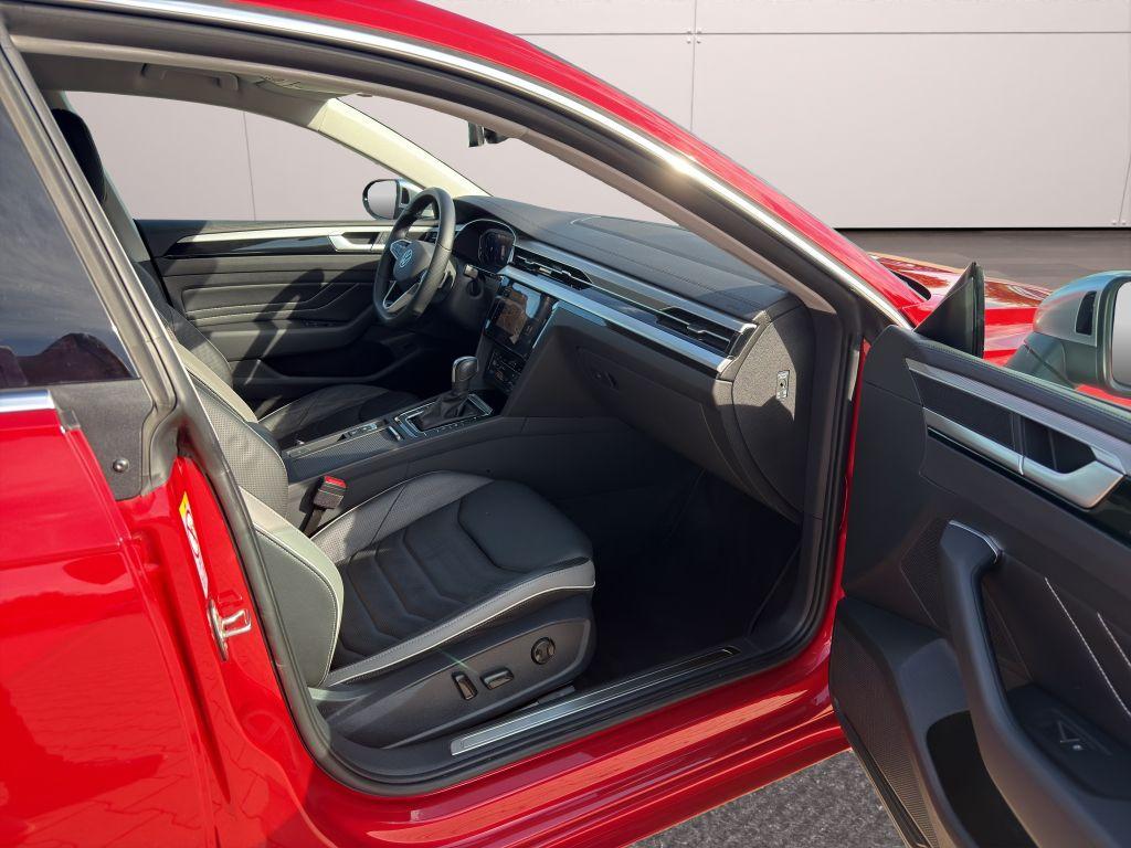 Volkswagen Arteon 2023 г. Белый, пробег 25598 км
