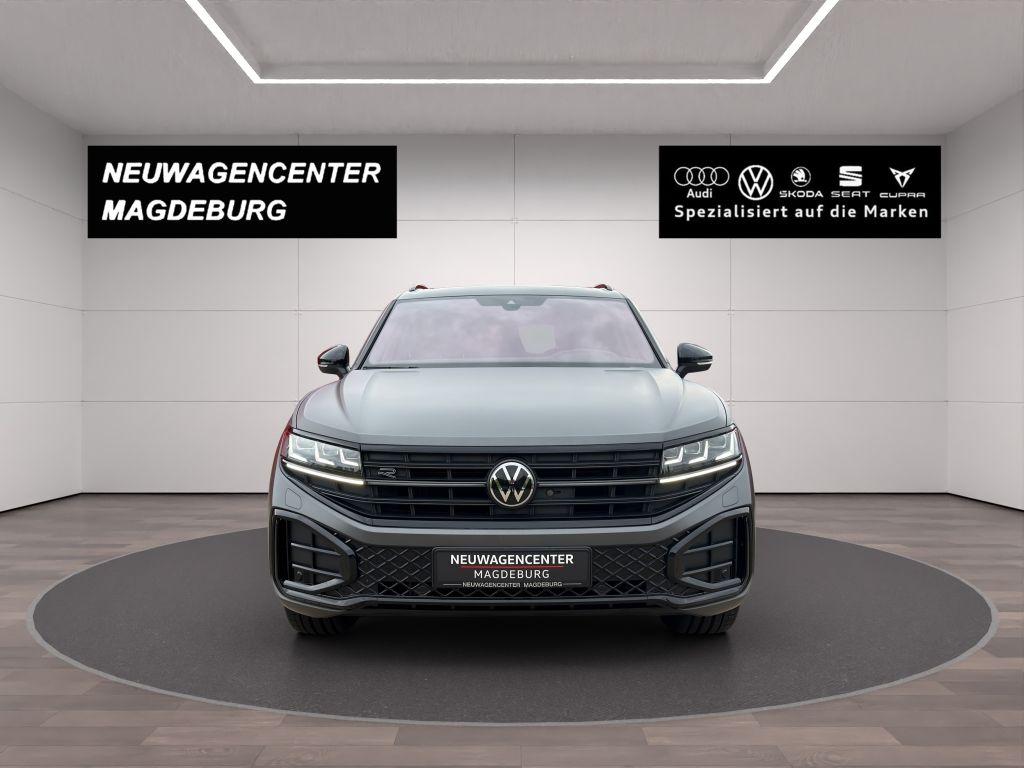 Volkswagen Touareg 2025 г. Белый, пробег 15457 км