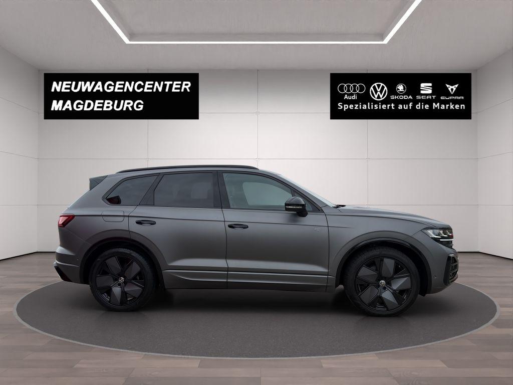 Volkswagen Touareg 2025 г. Белый, пробег 15457 км