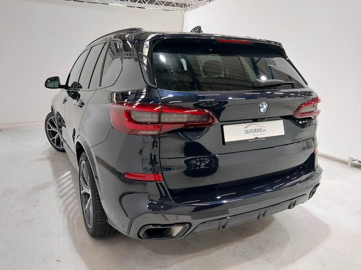 BMW X5 2023 г. Чёрный, пробег 42700 км