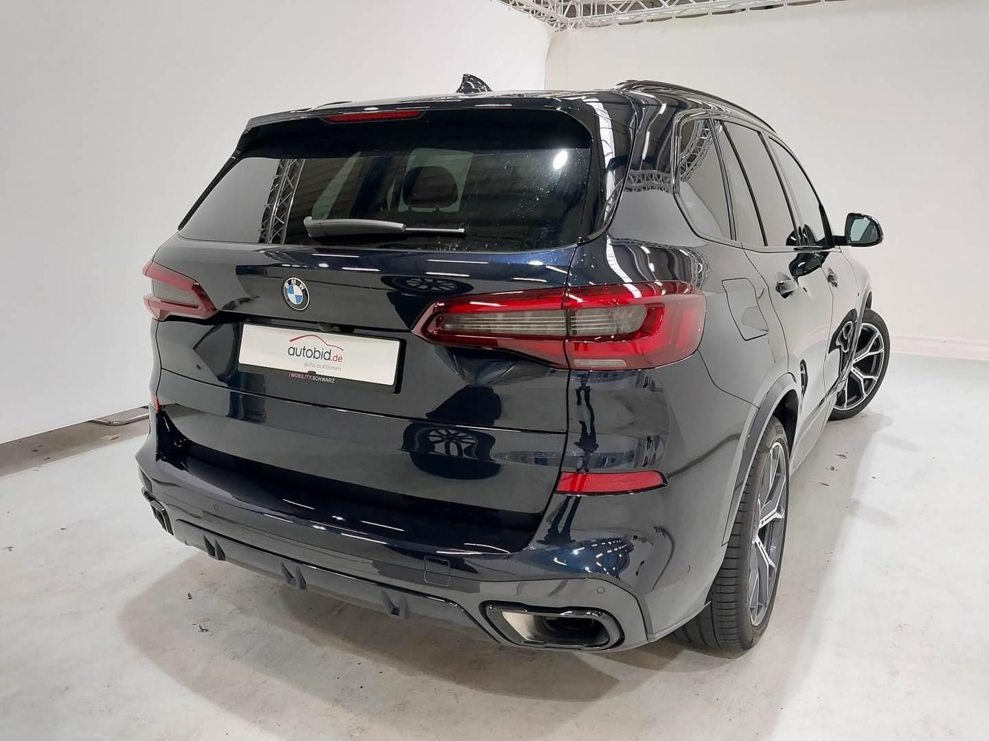 BMW X5 2023 г. Чёрный, пробег 42700 км