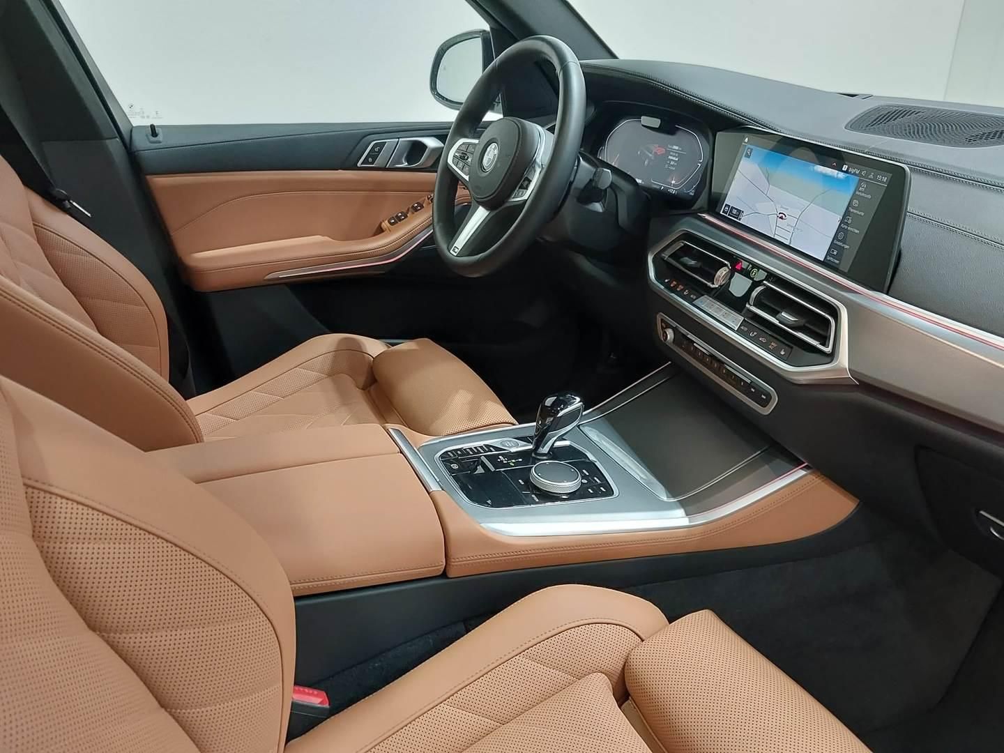BMW X5 2023 г. Чёрный, пробег 42700 км