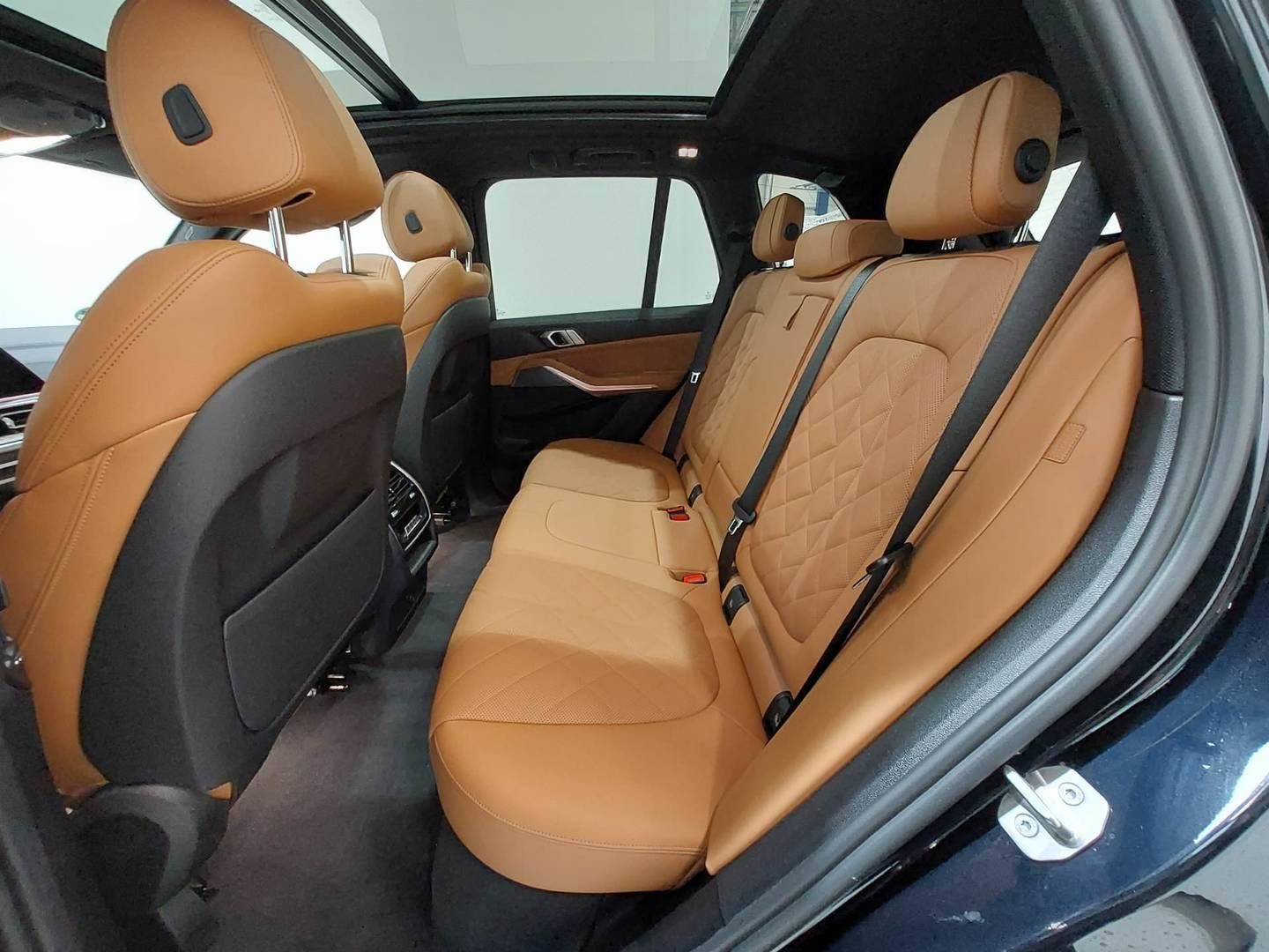 BMW X5 2023 г. Чёрный, пробег 42700 км