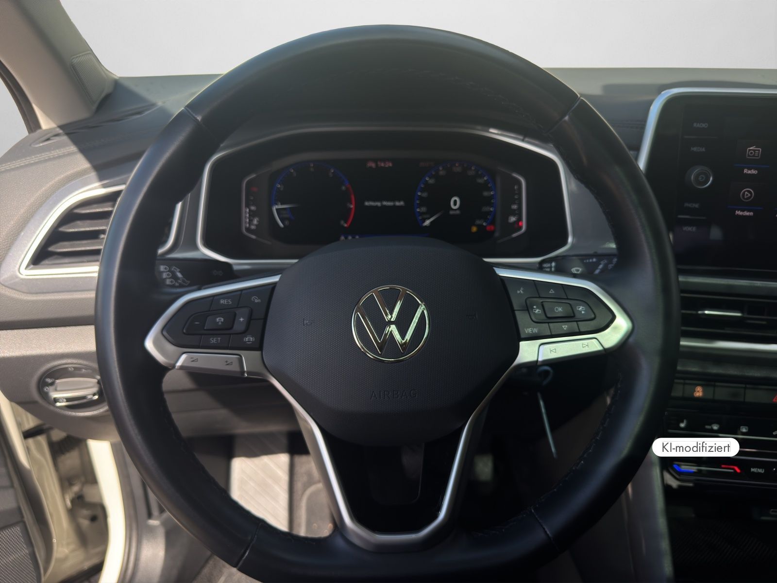 Volkswagen T-Roc 2022 г. Серый, пробег 42900 км