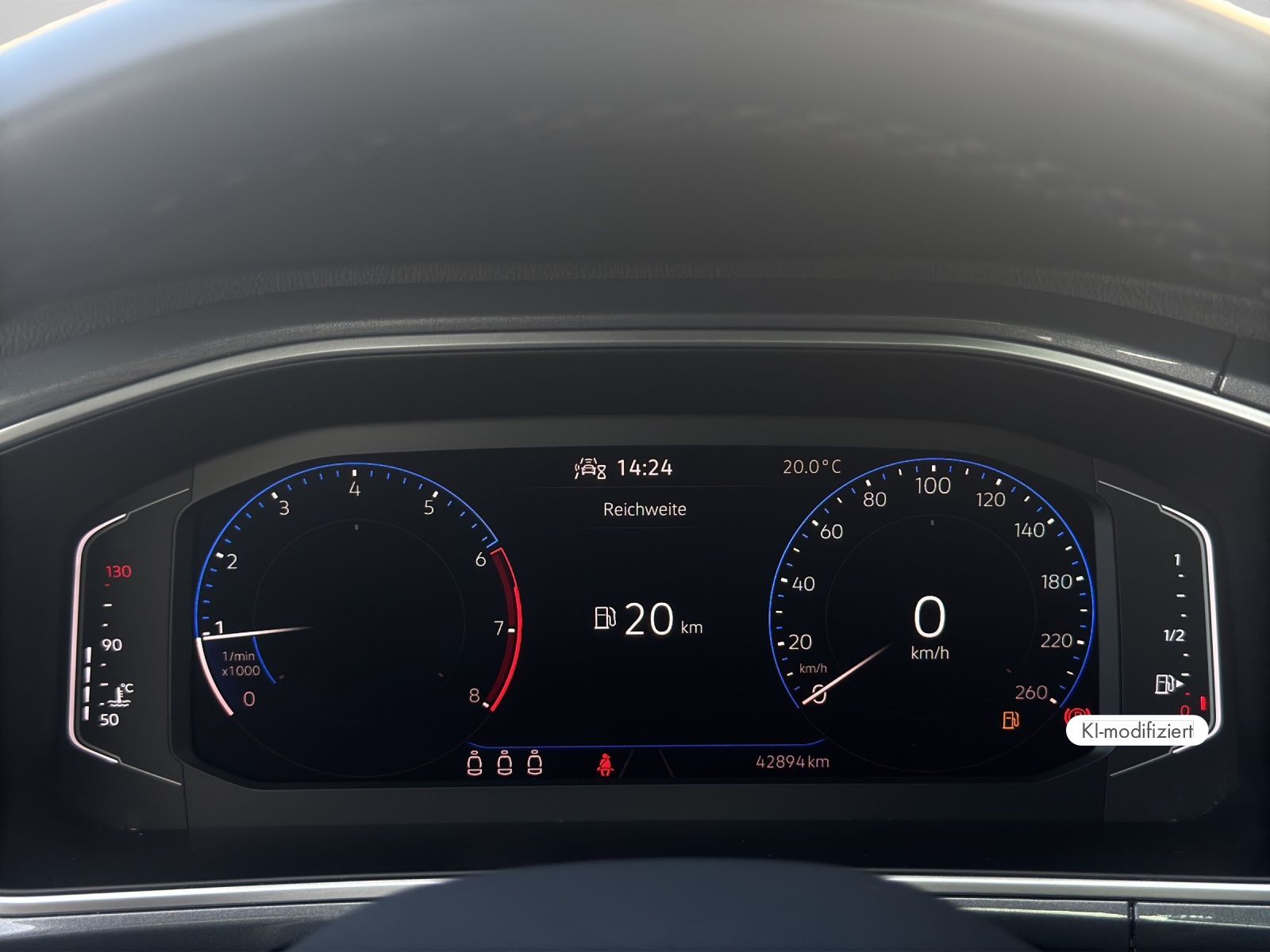 Volkswagen T-Roc 2022 г. Серый, пробег 42900 км