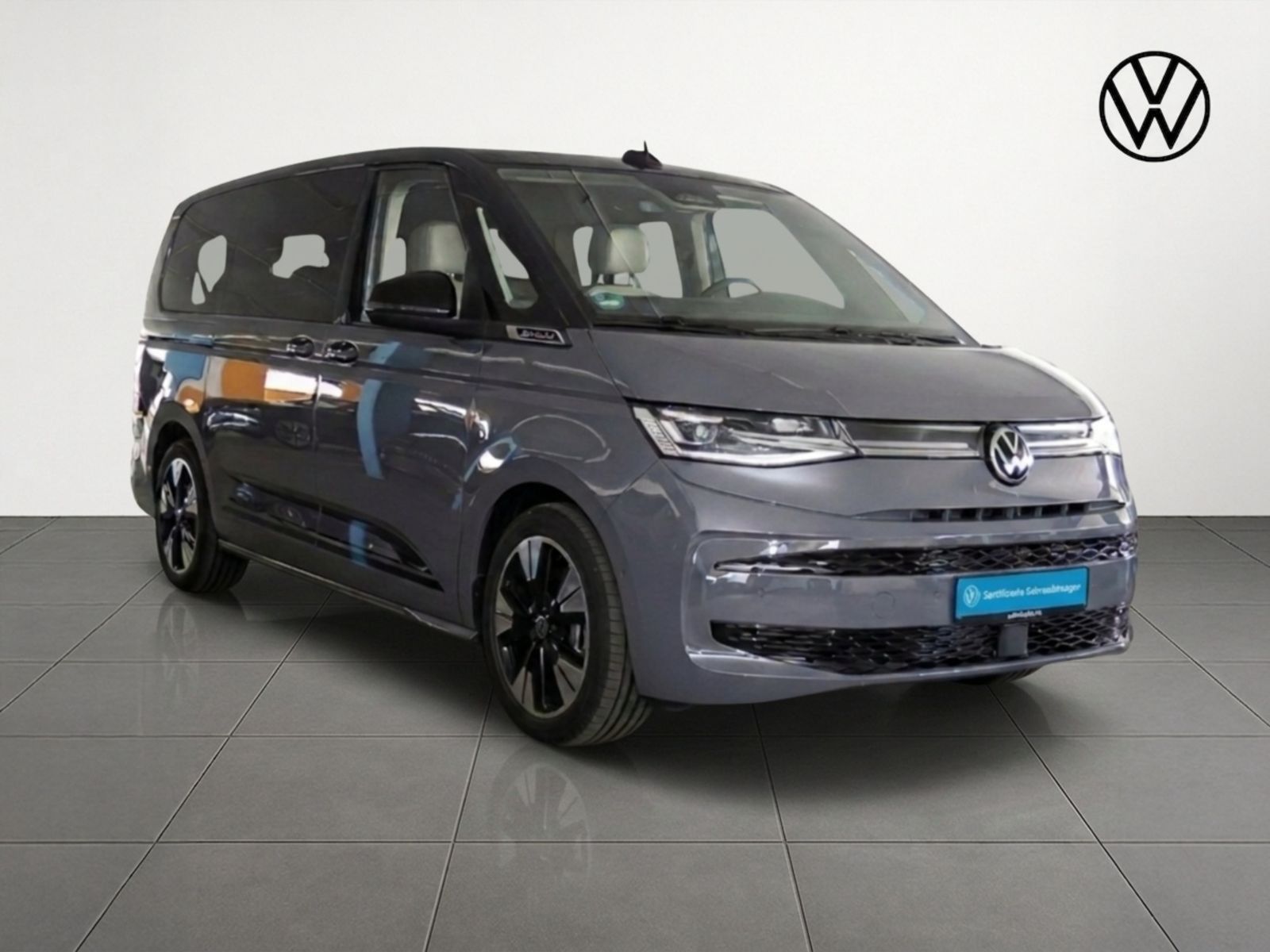 Volkswagen T7 MULTIVAN 2026 г. Серый, пробег 15000 км