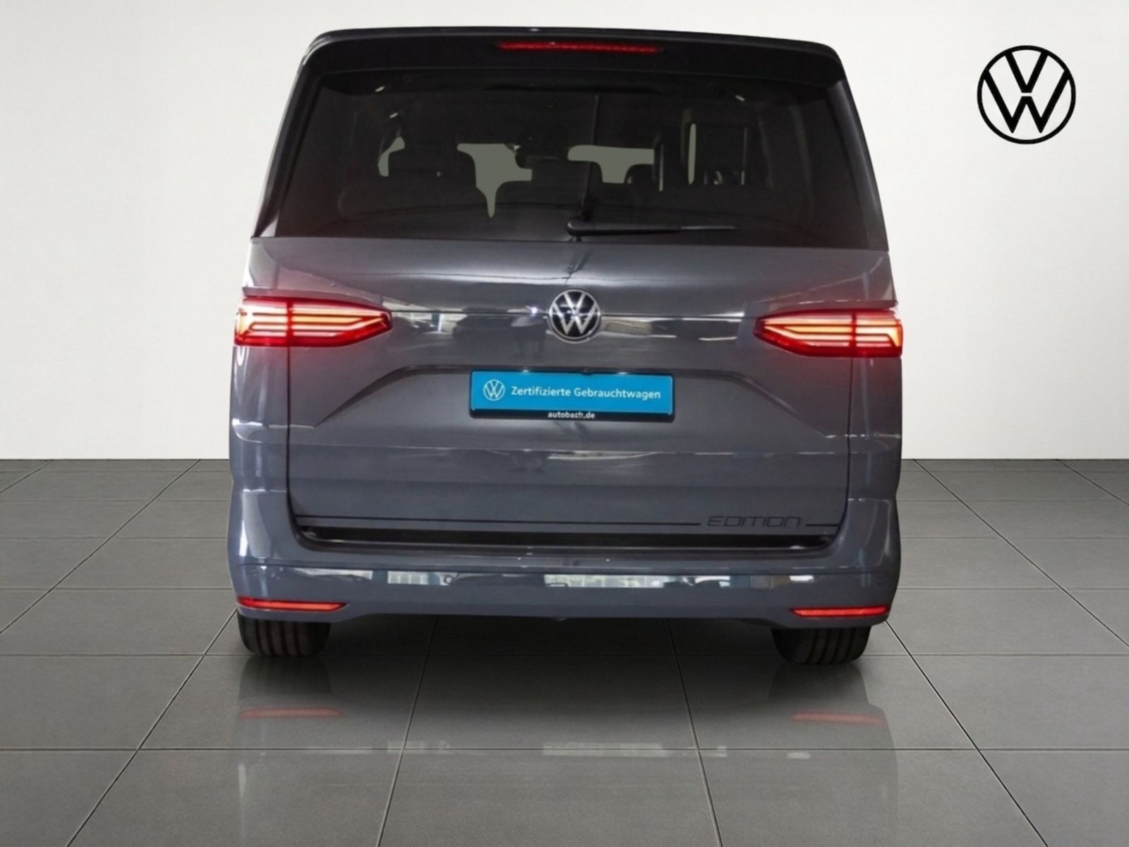 Volkswagen T7 MULTIVAN 2026 г. Серый, пробег 15000 км