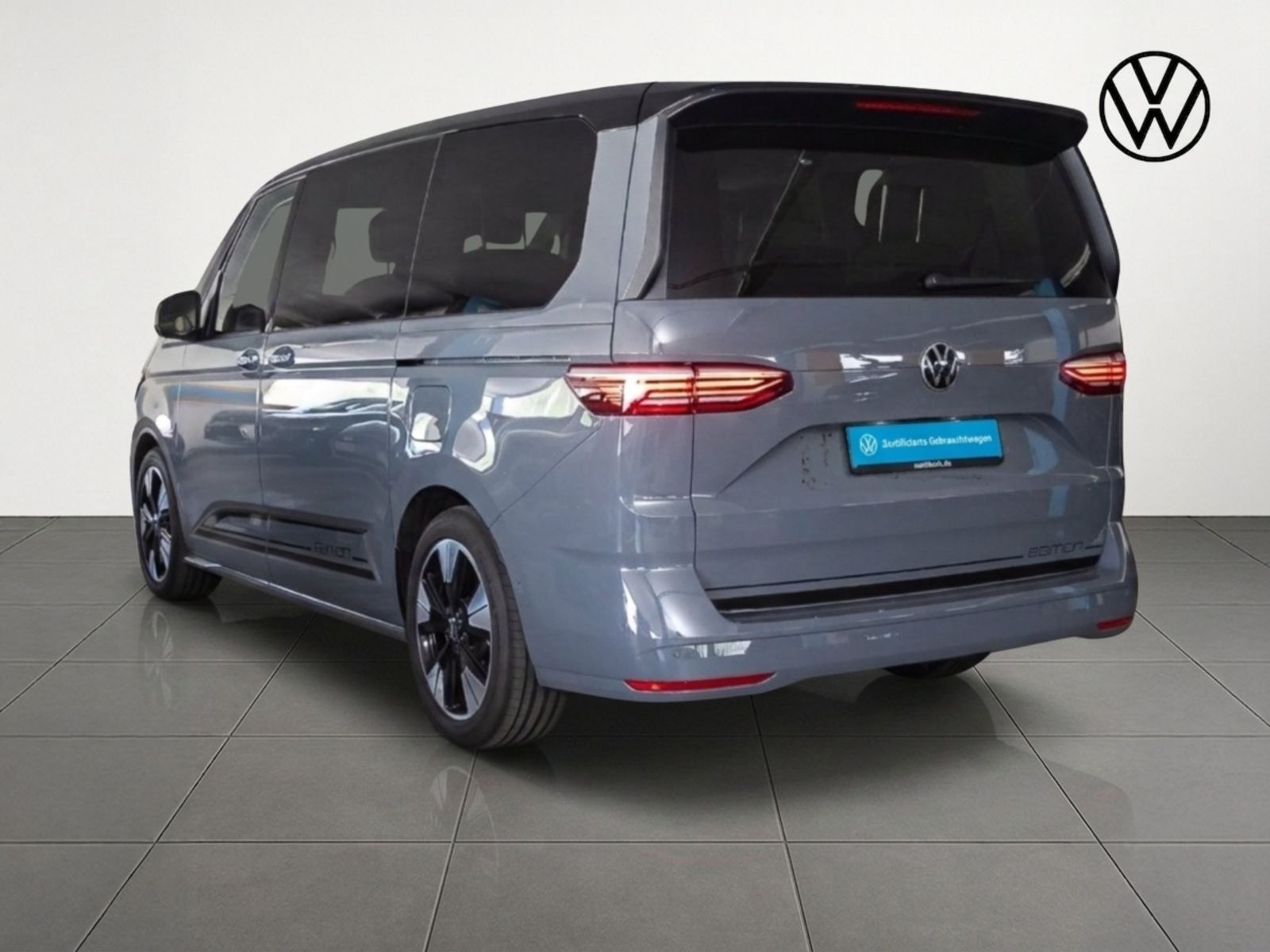 Volkswagen T7 MULTIVAN 2026 г. Серый, пробег 15000 км