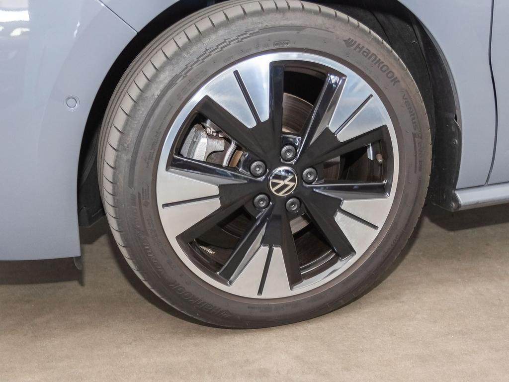 Volkswagen T7 MULTIVAN 2026 г. Серый, пробег 15000 км