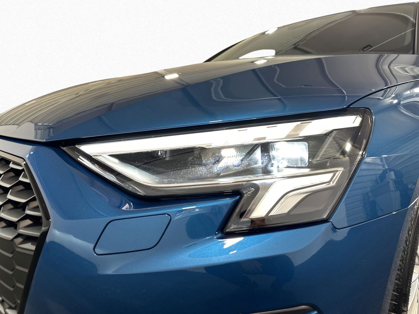 Audi A3 2023 г. Синий, пробег 31100 км