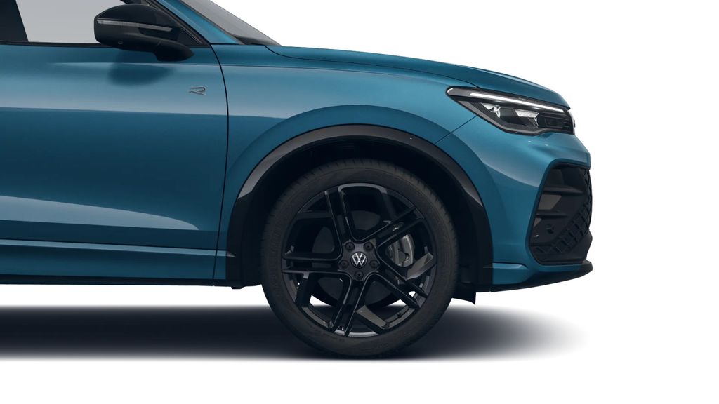 Volkswagen Tiguan 2025 г. Синий, пробег 19900 км