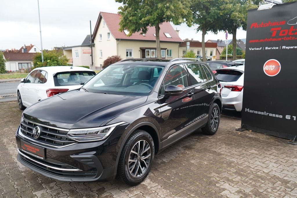 Volkswagen Tiguan 2023 г. Чёрный, пробег 28670 км